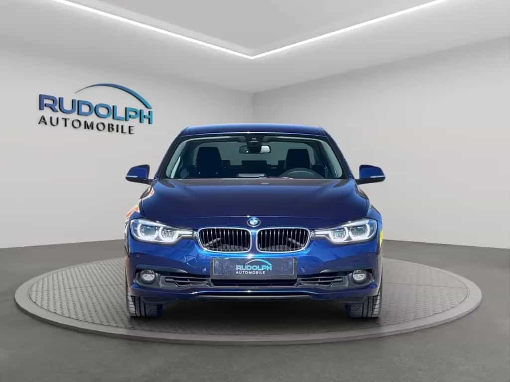 BMW 3 Series i 2,0 AUTOMATIK LEDER LED SCHECKHEFT GARANTIE 09/2018-photo-1