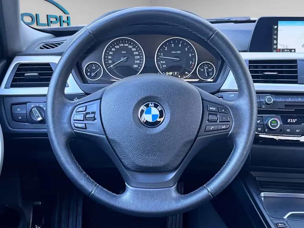 BMW 3 Series i 2,0 AUTOMATIK LEDER LED SCHECKHEFT GARANTIE 09/2018-photo-11