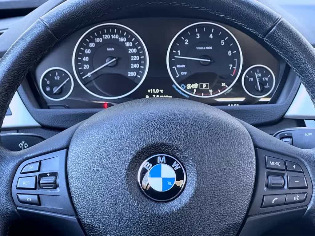 BMW 3 Series i 2,0 AUTOMATIK LEDER LED SCHECKHEFT GARANTIE 09/2018-photo-12