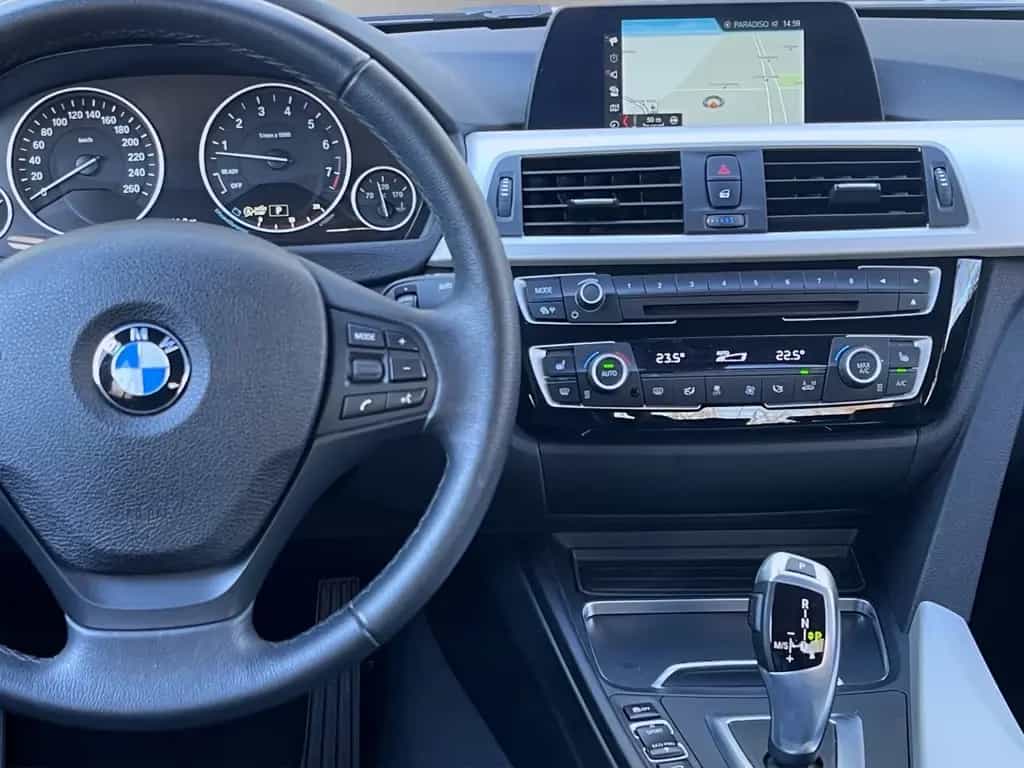 BMW 3 Series i 2,0 AUTOMATIK LEDER LED SCHECKHEFT GARANTIE 09/2018-photo-13