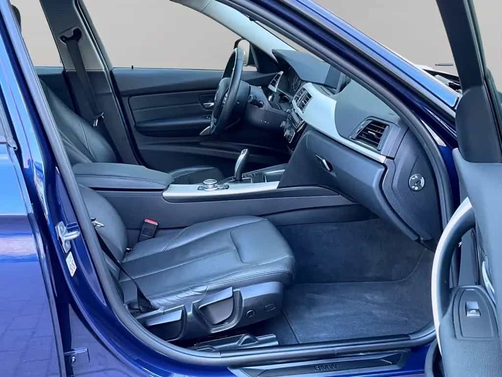 BMW 3 Series i 2,0 AUTOMATIK LEDER LED SCHECKHEFT GARANTIE 09/2018-photo-19