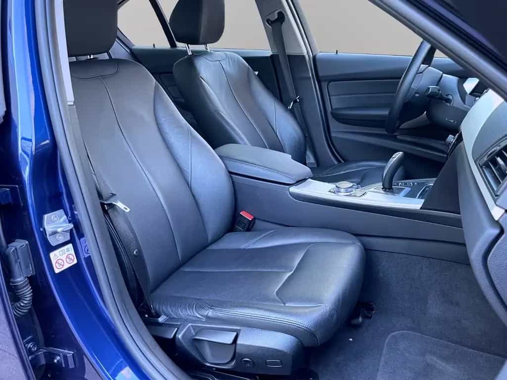 BMW 3 Series i 2,0 AUTOMATIK LEDER LED SCHECKHEFT GARANTIE 09/2018-photo-20