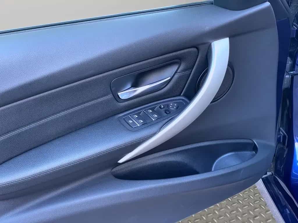 BMW 3 Series i 2,0 AUTOMATIK LEDER LED SCHECKHEFT GARANTIE 09/2018-photo-34
