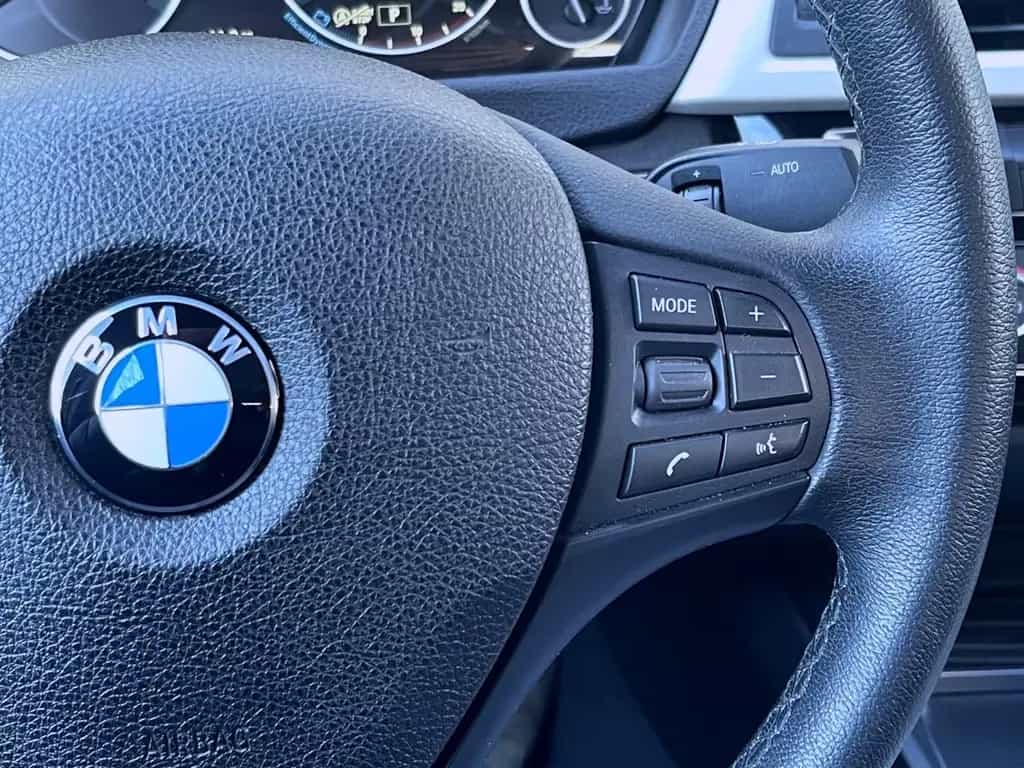 BMW 3 Series i 2,0 AUTOMATIK LEDER LED SCHECKHEFT GARANTIE 09/2018-photo-38