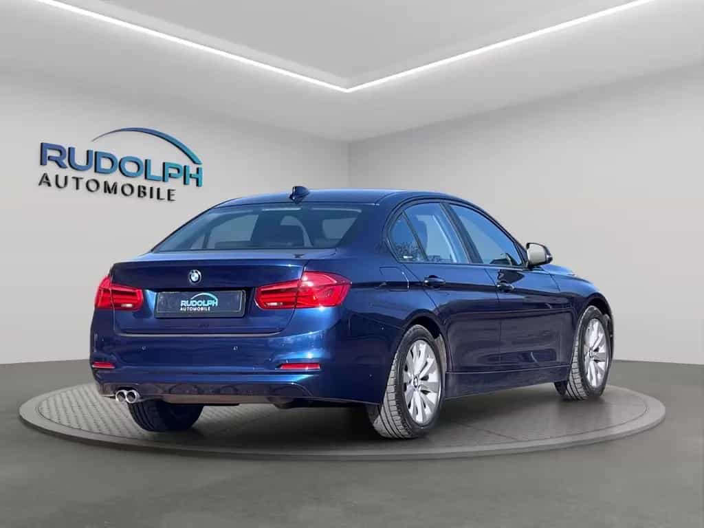 BMW 3 Series i 2,0 AUTOMATIK LEDER LED SCHECKHEFT GARANTIE 09/2018-photo-4