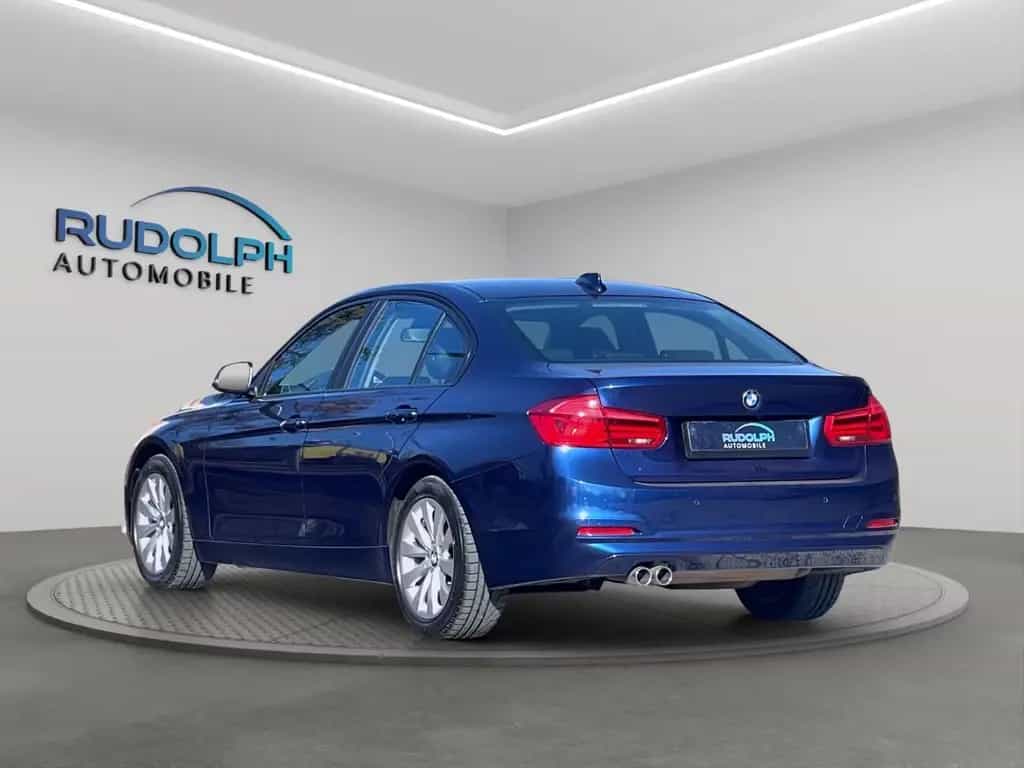 BMW 3 Series i 2,0 AUTOMATIK LEDER LED SCHECKHEFT GARANTIE 09/2018-photo-6