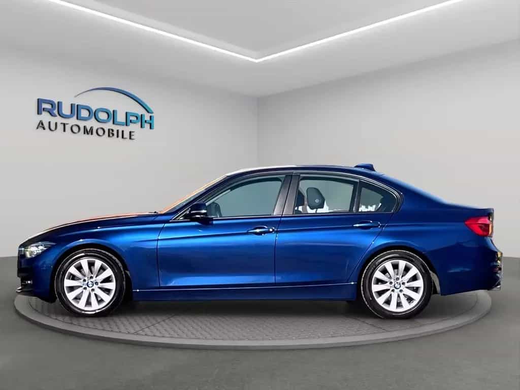 BMW 3 Series i 2,0 AUTOMATIK LEDER LED SCHECKHEFT GARANTIE 09/2018-photo-7