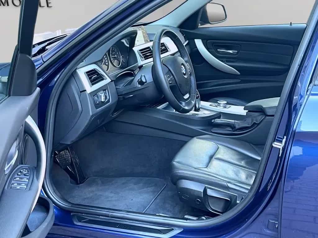 BMW 3 Series i 2,0 AUTOMATIK LEDER LED SCHECKHEFT GARANTIE 09/2018-photo-9