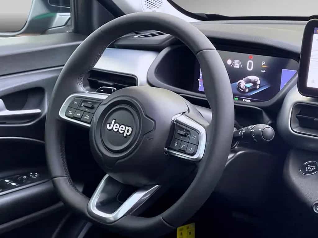 Jeep Avenger SUMMIT AUTOMATIK LEDER PANORAMA GARANTIE 02/2025-photo-15