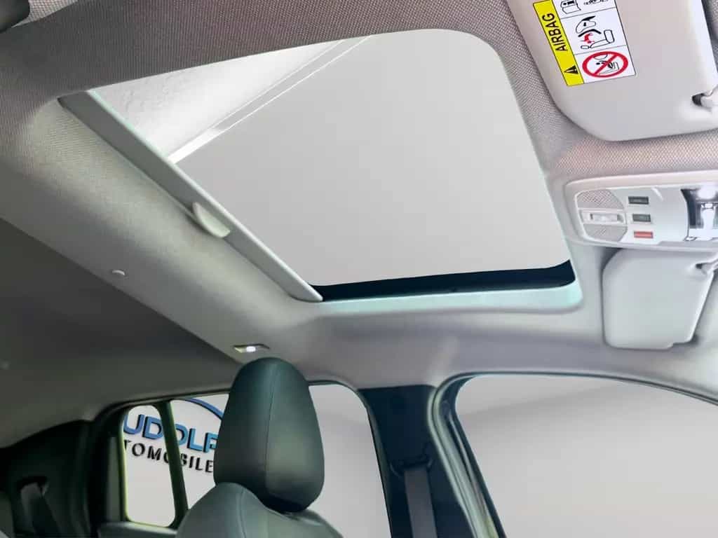 Jeep Avenger SUMMIT AUTOMATIK LEDER PANORAMA GARANTIE 02/2025-photo-24