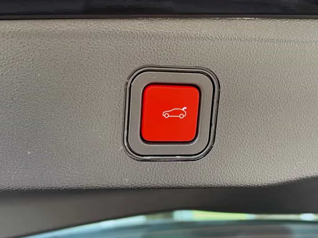Jeep Avenger SUMMIT AUTOMATIK LEDER PANORAMA GARANTIE 02/2025-photo-27