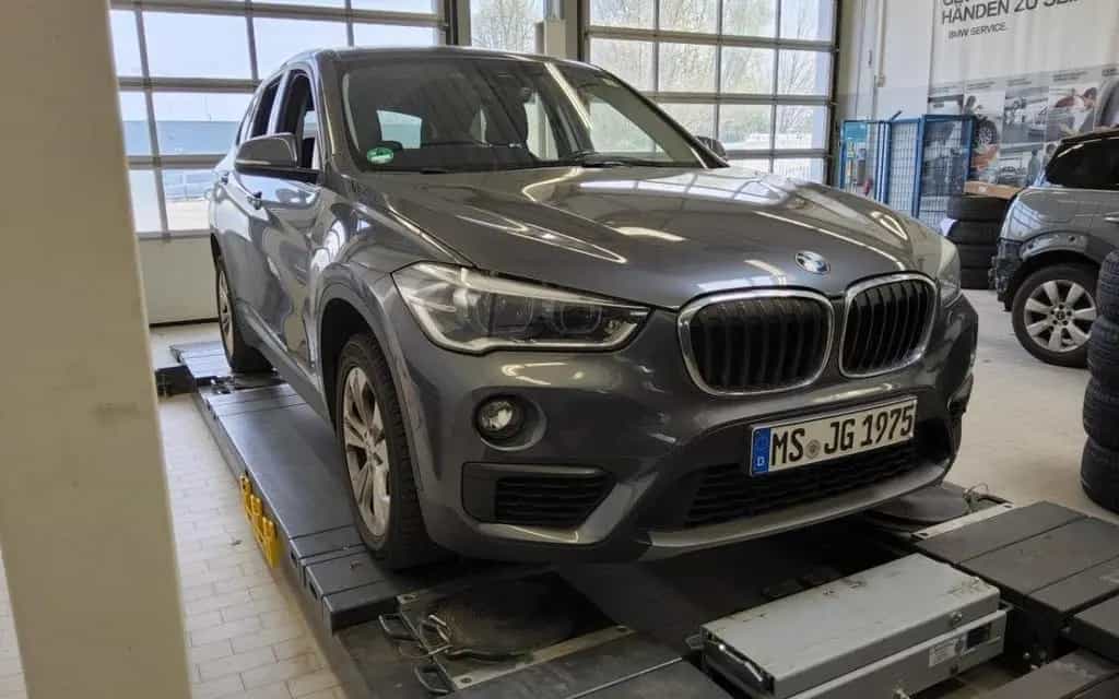 BMW X1 sDrive18i Händler / Export 03/2019-photo-1