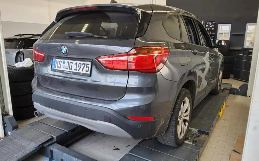 BMW X1 sDrive18i Händler / Export 03/2019-photo-2