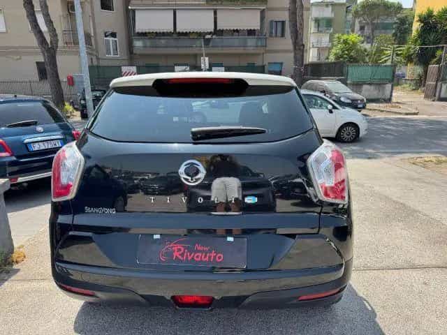 Ssangyong Tivoli Tivoli 1.6d 2WD Dream Automatica 11/2015-photo-4