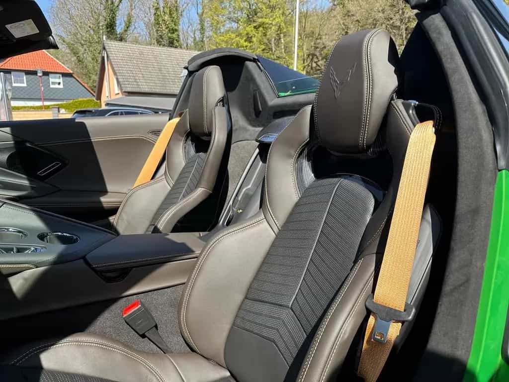 Corvette C8 Stingray Convertible 6.2L 3LT New Interior 26 null-photo-1