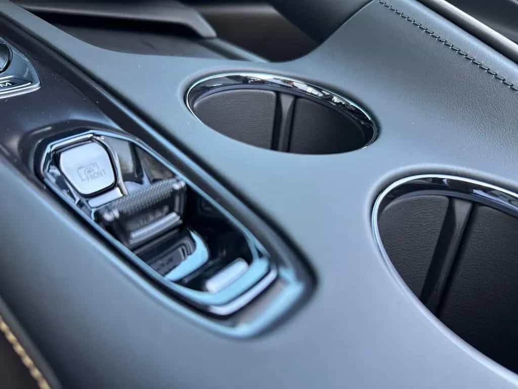 Corvette C8 Stingray Convertible 6.2L 3LT New Interior 26 null-photo-19