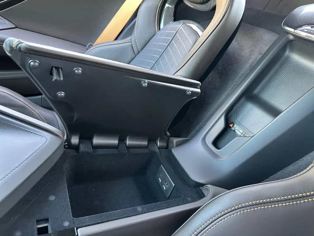 Corvette C8 Stingray Convertible 6.2L 3LT New Interior 26 null-photo-27