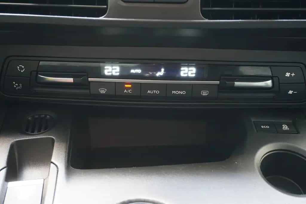 Citroën Berlingo Shine XL AUTOMATIK, KLIMAAUTOMATIK, PDC 08/2019-photo-9