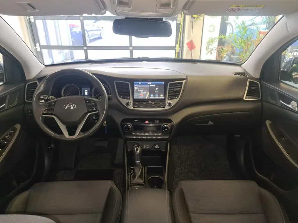 Hyundai Tucson Style 2WD / KLIMA / NAVI / GARANTIE 09/2018-photo-11