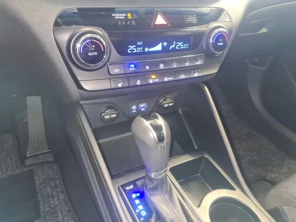 Hyundai Tucson Style 2WD / KLIMA / NAVI / GARANTIE 09/2018-photo-20