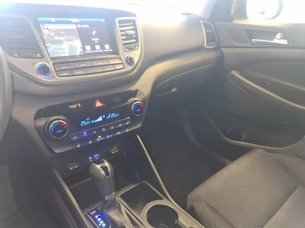 Hyundai Tucson Style 2WD / KLIMA / NAVI / GARANTIE 09/2018-photo-22