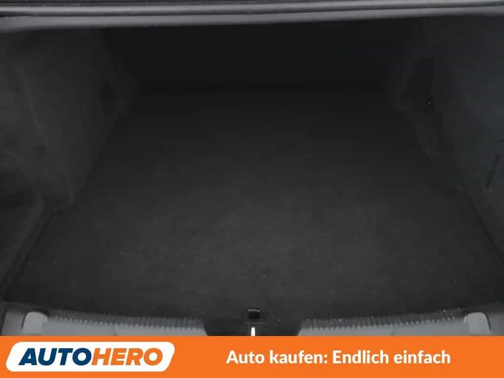 Jaguar XE 25t R-Dynamic SE Aut.*NAVI*360CAM*ACC*LED* 04/2021-photo-17