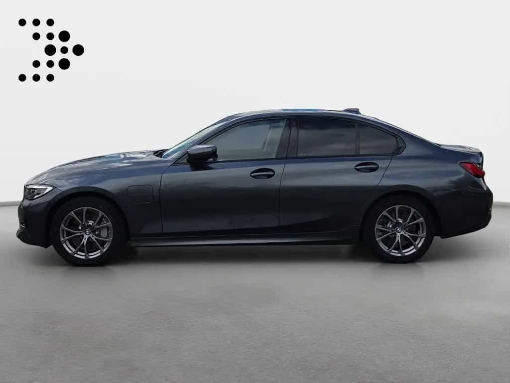 BMW 3 Series 330e Sport Line Steptronic Shadow*Navi*AHK*LED*E 02/2020-photo-3
