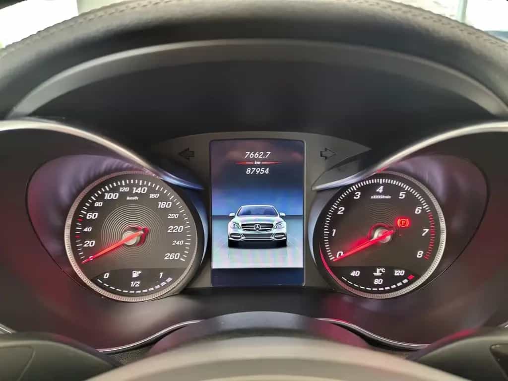 Mercedes-Benz C 250 AMG Line Limousine LED SHZ 03/2018-photo-16