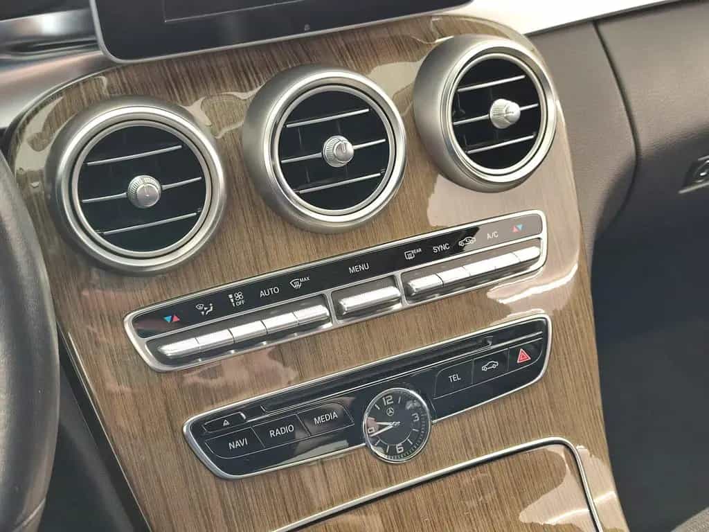 Mercedes-Benz C 250 AMG Line Limousine LED SHZ 03/2018-photo-19