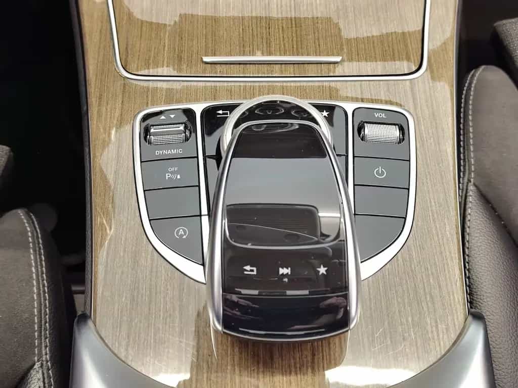 Mercedes-Benz C 250 AMG Line Limousine LED SHZ 03/2018-photo-20