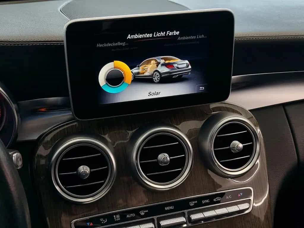 Mercedes-Benz C 250 AMG Line Limousine LED SHZ 03/2018-photo-25