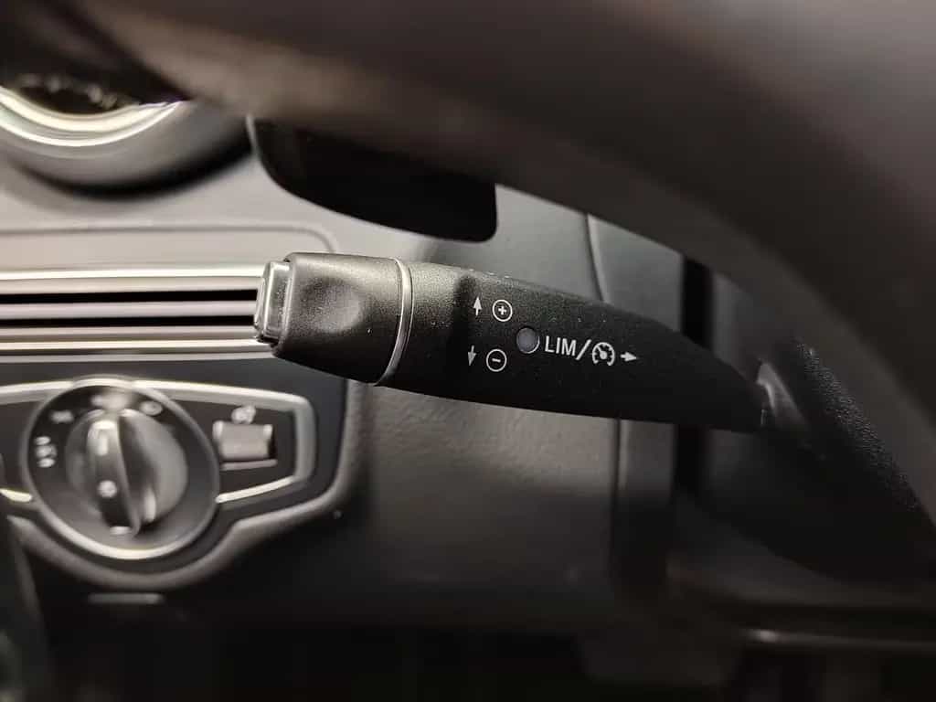 Mercedes-Benz C 250 AMG Line Limousine LED SHZ 03/2018-photo-30