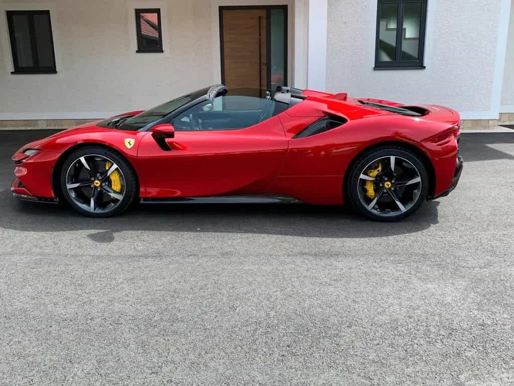 Ferrari SF90 Spider null-photo-0