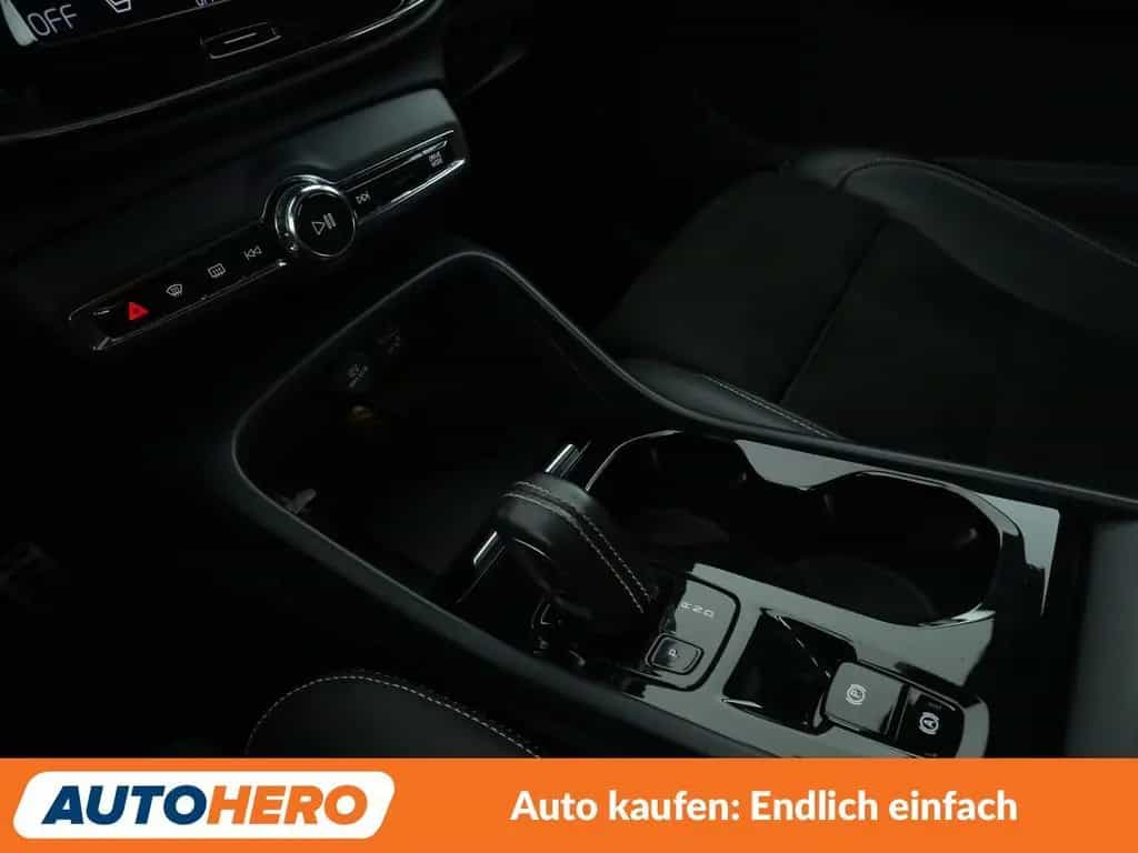 Volvo XC40 2.0 D4 R-Design AWD Aut.*NAVI*LED*ACC*CAM* 09/2018-photo-27