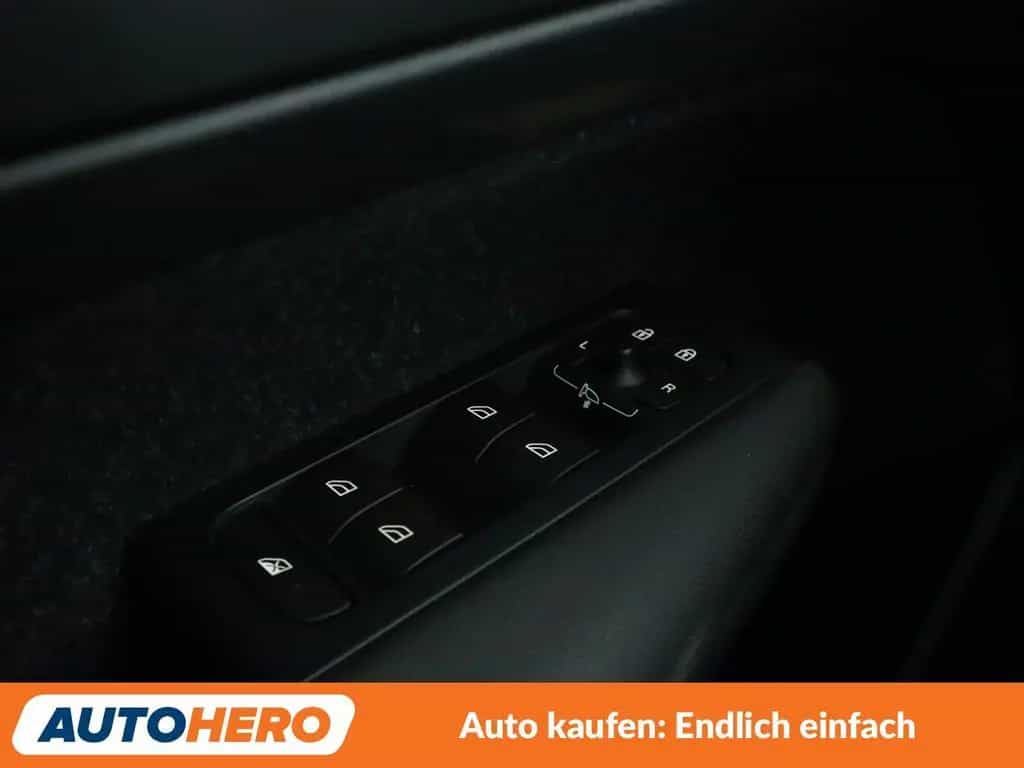 Volvo XC40 2.0 D4 R-Design AWD Aut.*NAVI*LED*ACC*CAM* 09/2018-photo-31