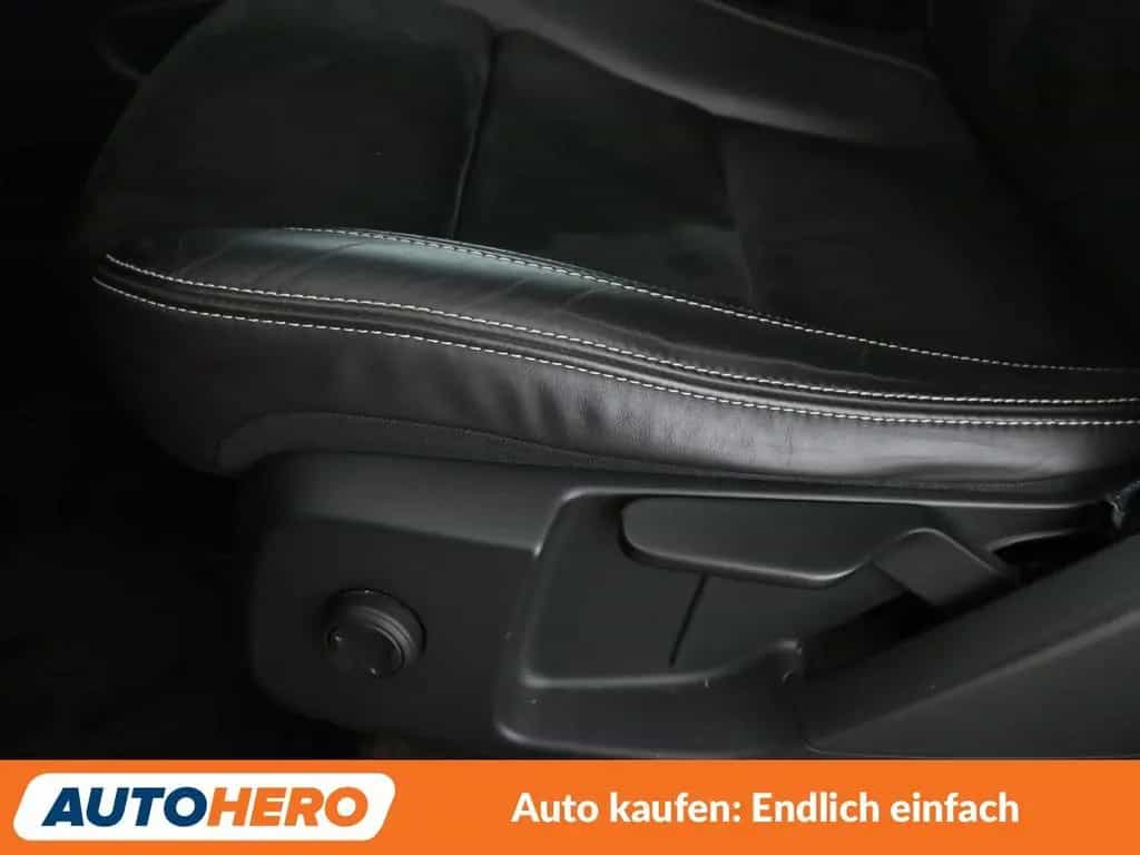 Volvo XC40 2.0 D4 R-Design AWD Aut.*NAVI*LED*ACC*CAM* 09/2018-photo-33