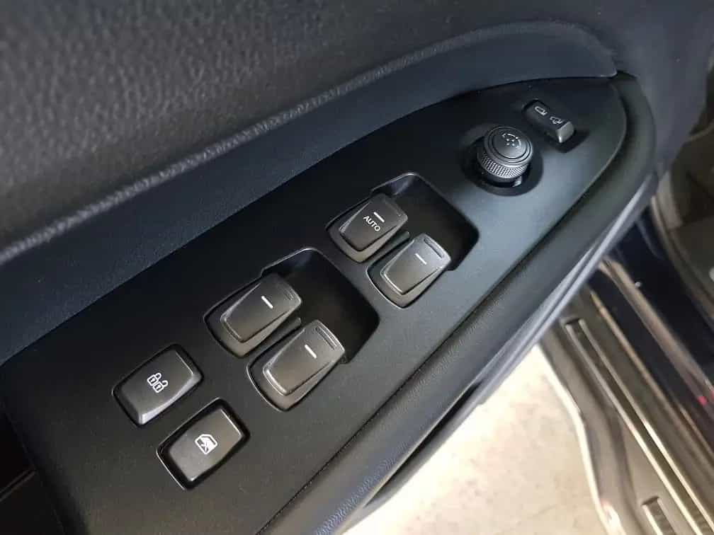 Ssangyong MUSSO 2.2 eXDI "Sapphire" AT 4WD Hardtop 01/2024-photo-16
