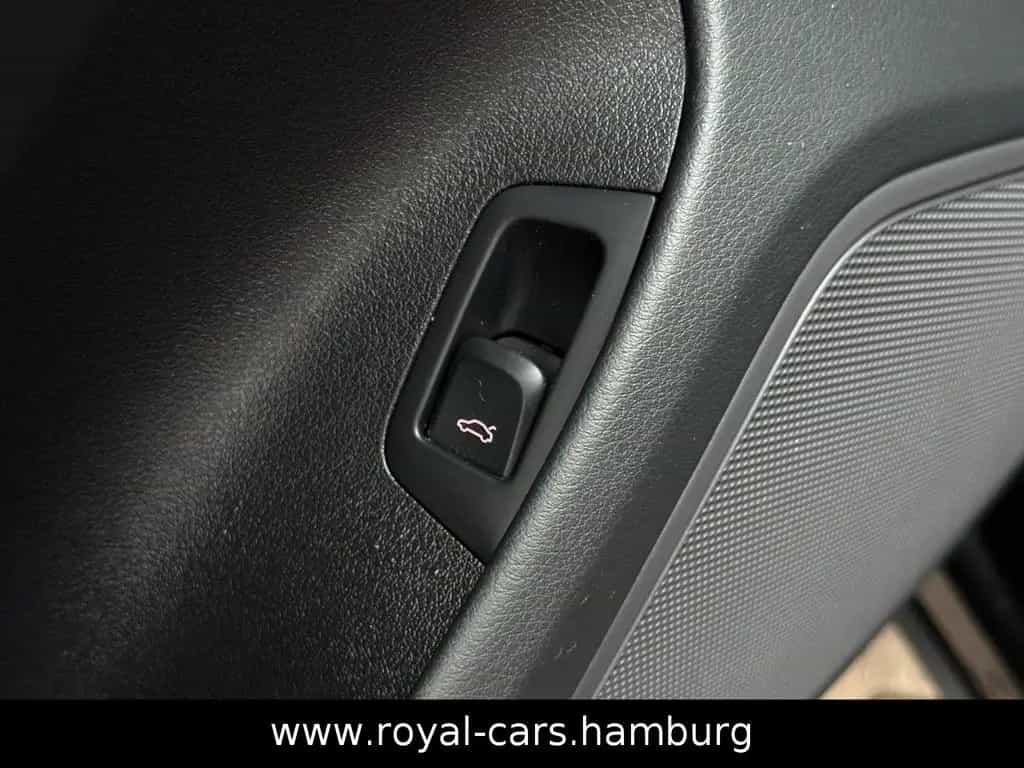 Audi Q3 sport quattro NAVI*KLIMA*PDC*SHZ*LEDER*XENON 07/2018-photo-30