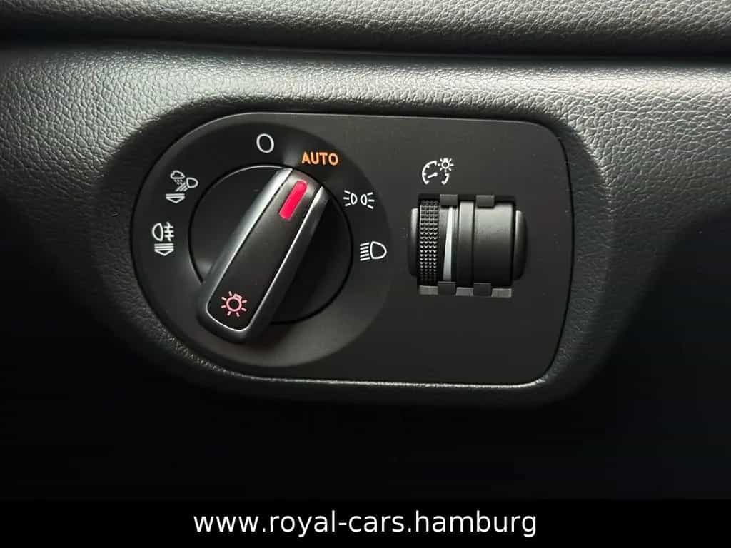 Audi Q3 sport quattro NAVI*KLIMA*PDC*SHZ*LEDER*XENON 07/2018-photo-31