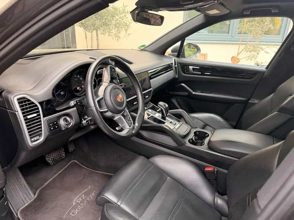 Porsche Cayenne 3.0 V6 - Leder, AHK, Standhz., Pano 08/2019-photo-2