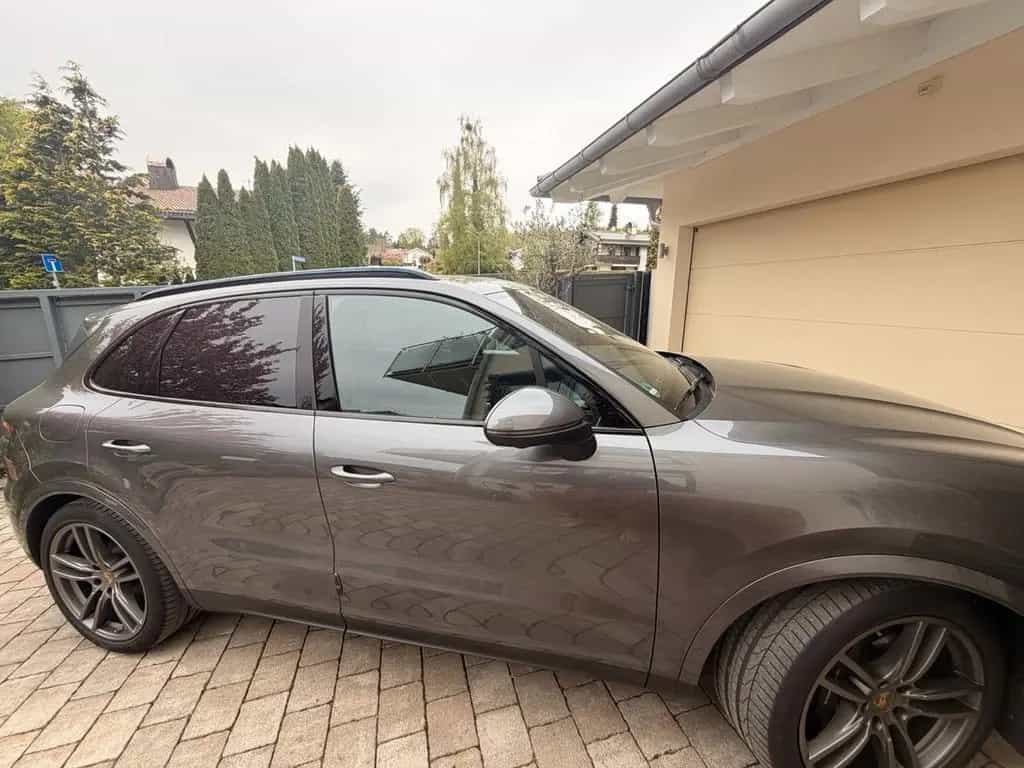 Porsche Cayenne 3.0 V6 - Leder, AHK, Standhz., Pano 08/2019-photo-6