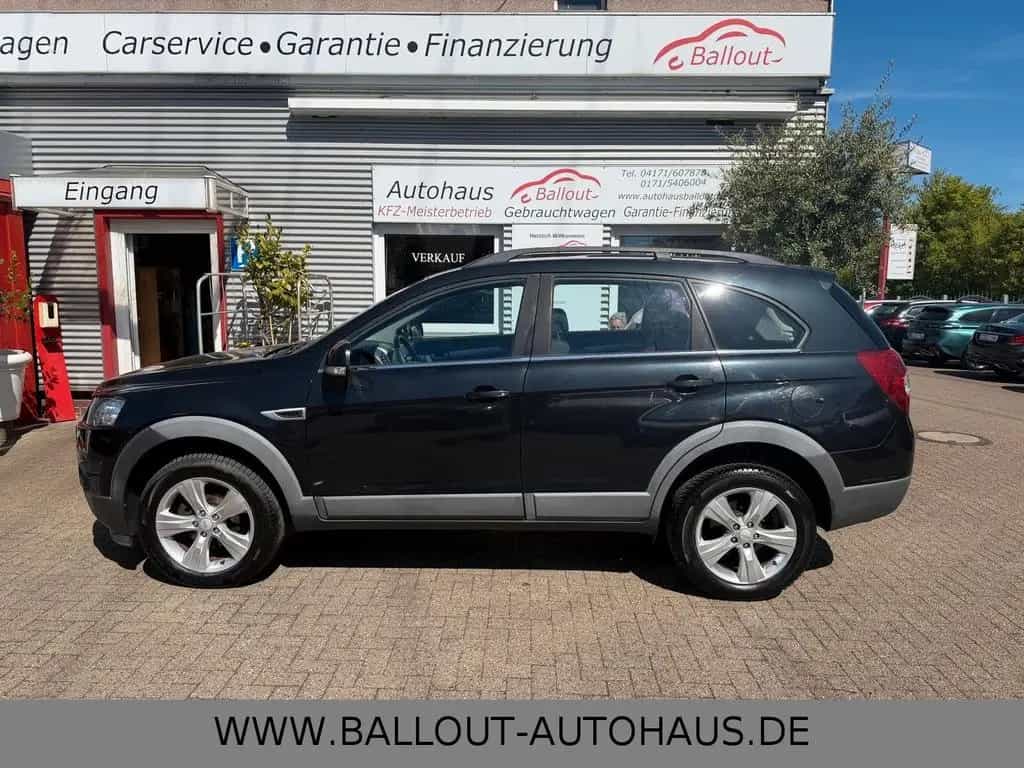Chevrolet Captiva 2.4 LS 2WD*1.HAND*KLIMA*AHK*TÜV/AU NEU* 10/2011-photo-0