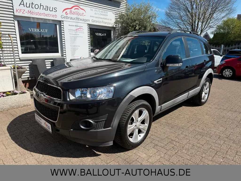 Chevrolet Captiva 2.4 LS 2WD*1.HAND*KLIMA*AHK*TÜV/AU NEU* 10/2011-photo-1