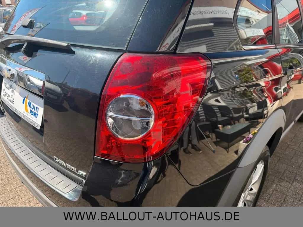 Chevrolet Captiva 2.4 LS 2WD*1.HAND*KLIMA*AHK*TÜV/AU NEU* 10/2011-photo-16