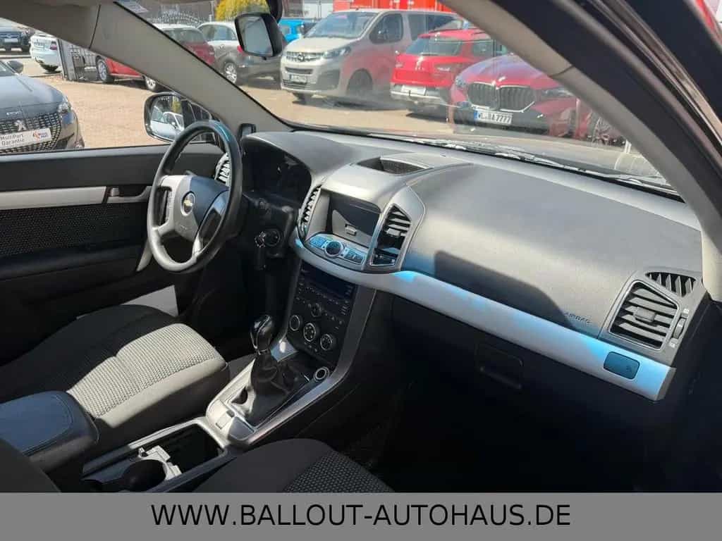 Chevrolet Captiva 2.4 LS 2WD*1.HAND*KLIMA*AHK*TÜV/AU NEU* 10/2011-photo-17