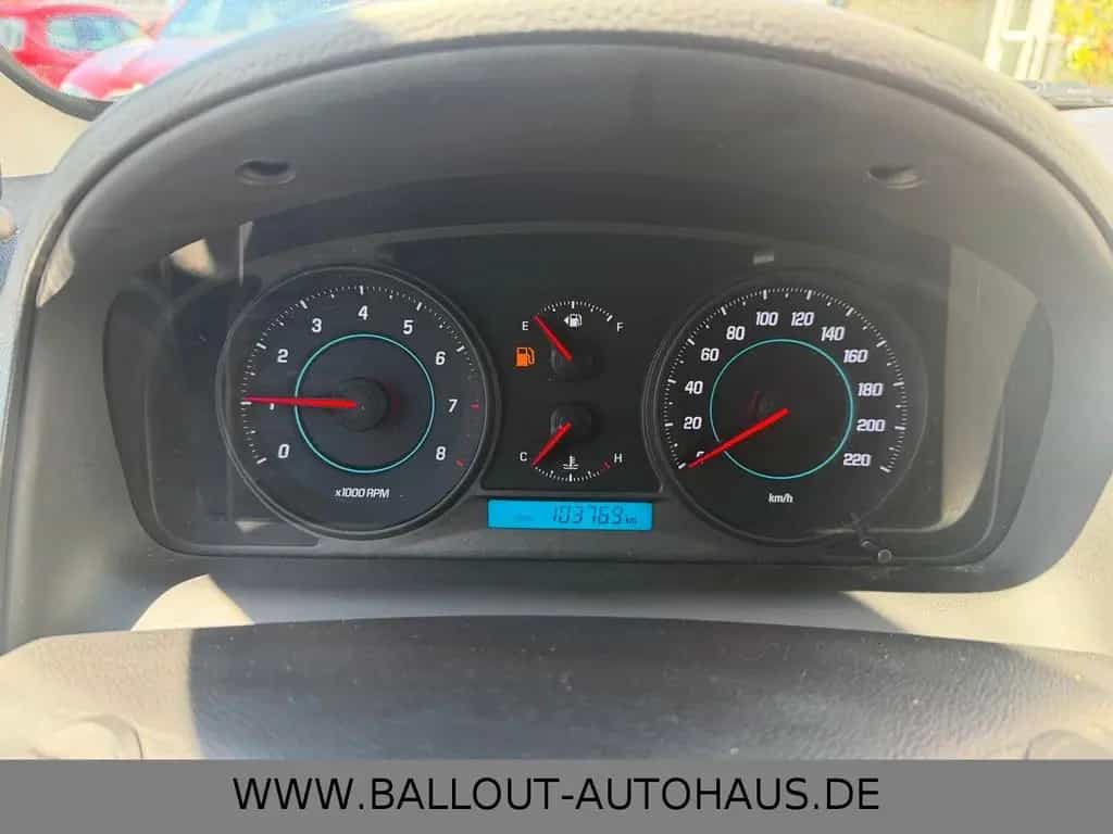 Chevrolet Captiva 2.4 LS 2WD*1.HAND*KLIMA*AHK*TÜV/AU NEU* 10/2011-photo-21