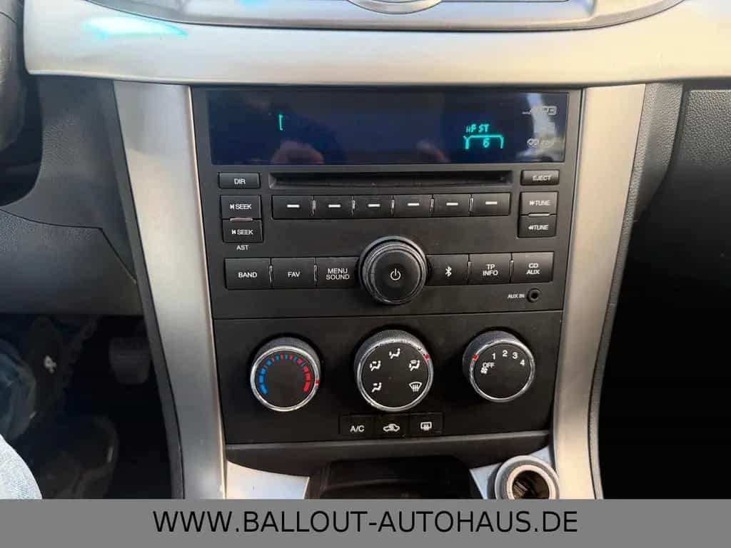 Chevrolet Captiva 2.4 LS 2WD*1.HAND*KLIMA*AHK*TÜV/AU NEU* 10/2011-photo-22