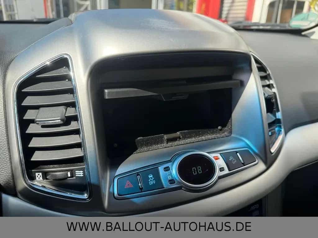 Chevrolet Captiva 2.4 LS 2WD*1.HAND*KLIMA*AHK*TÜV/AU NEU* 10/2011-photo-23