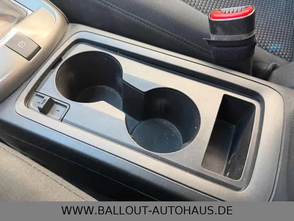 Chevrolet Captiva 2.4 LS 2WD*1.HAND*KLIMA*AHK*TÜV/AU NEU* 10/2011-photo-28