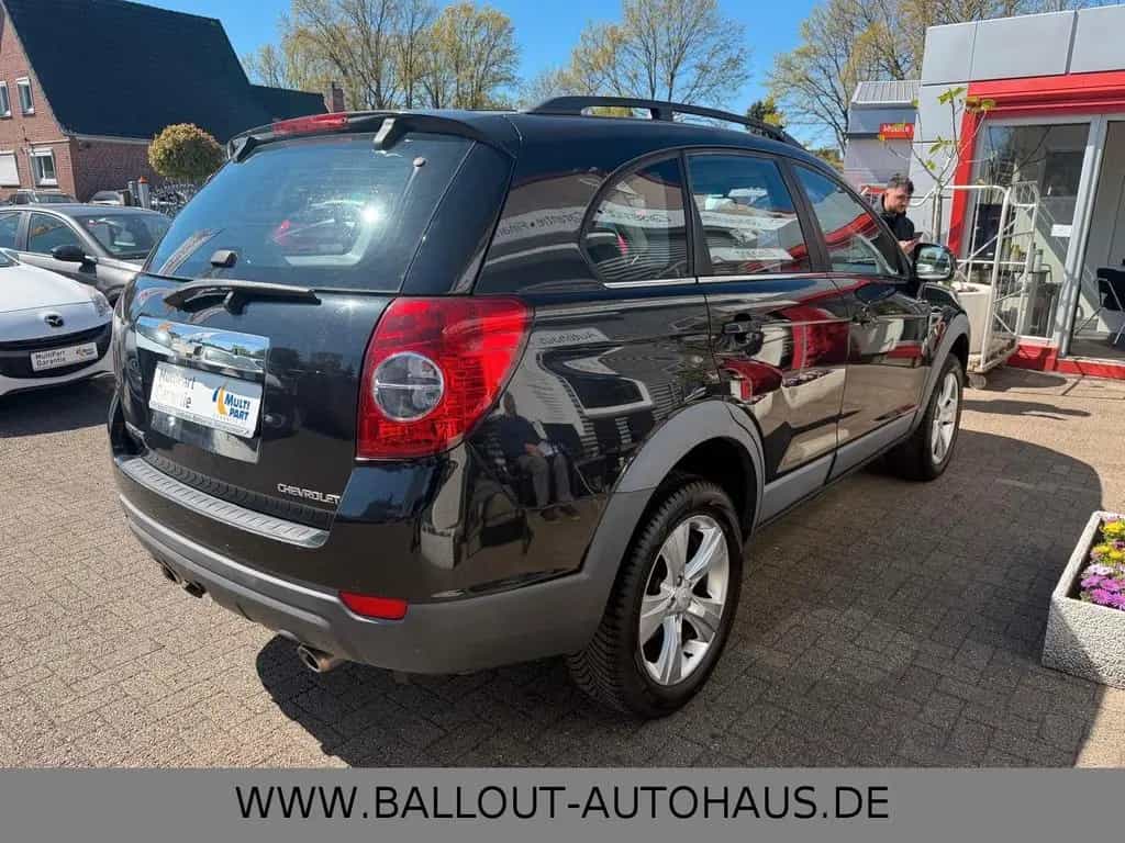 Chevrolet Captiva 2.4 LS 2WD*1.HAND*KLIMA*AHK*TÜV/AU NEU* 10/2011-photo-4